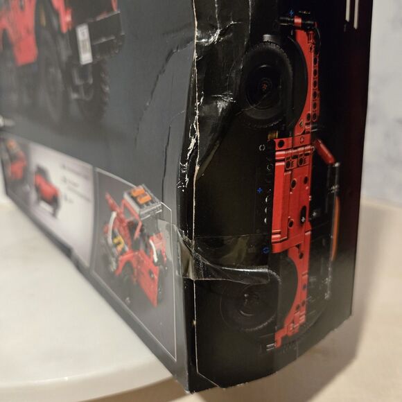 LEGO Technic Ford Bronco (42213) - Picture 5 of 10